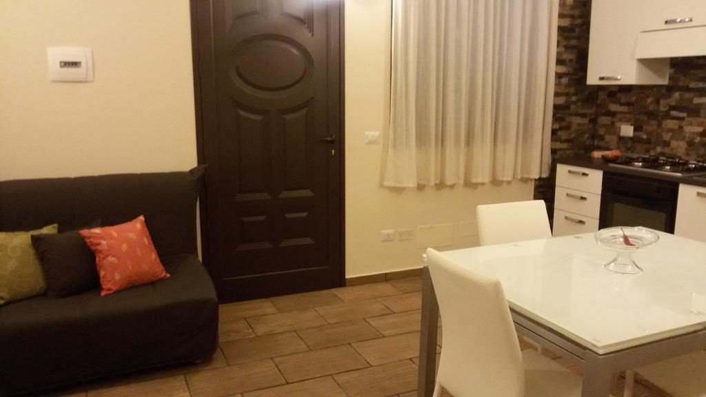 Case Vacanza Tony Calatabiano Ruang foto